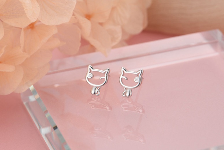 kacsintó cicák ezüst fülbevaló